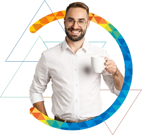 Imagem de um homem com uma xícara de café, com um background da logo da imobiliária Veneza